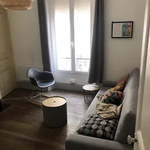 Rent4night Aigle Apartamento